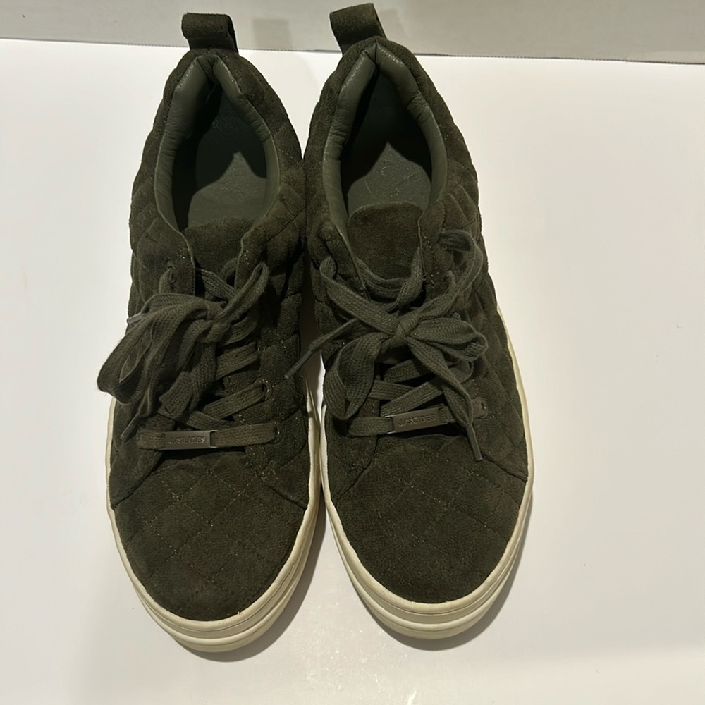 J/Slides NYC green quilted suede tennis shoes size 7.5